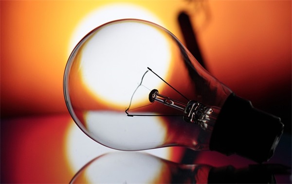 关于抗击新型肺炎的正能量励志话语句子