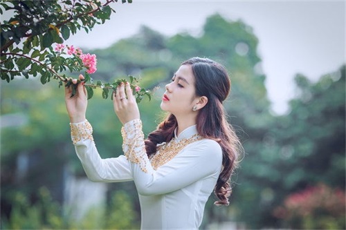 微信网名女带兰的