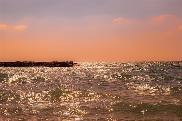跟好朋友分别时不舍的句子